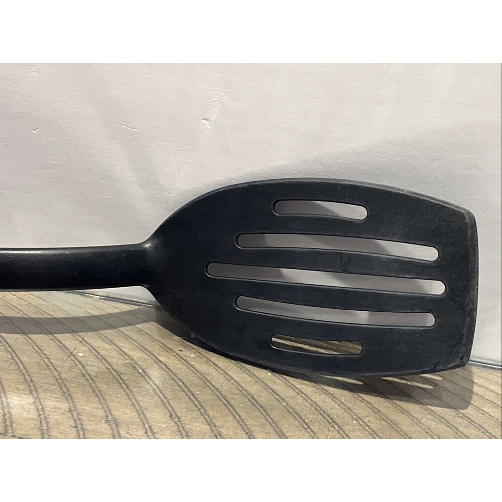 Pampered Chef Black Nylon Slotted Spatula Flipper Turner Heat Resistant USA 2351